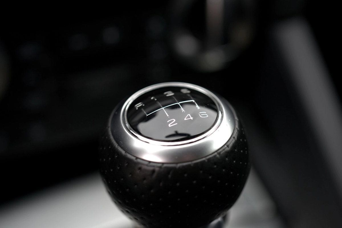 Car Gear Stick 1200x800px 1