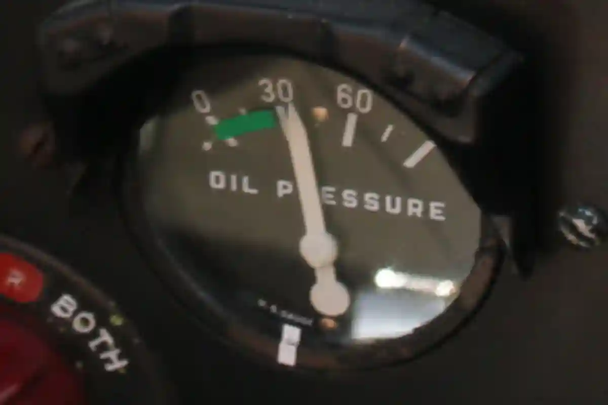 Read Oil Pressure Gauge