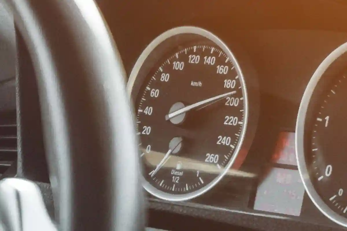 Speedometer 190Kmph max speed