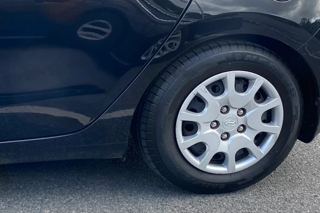 Hyundai wheel cover lung nut cover