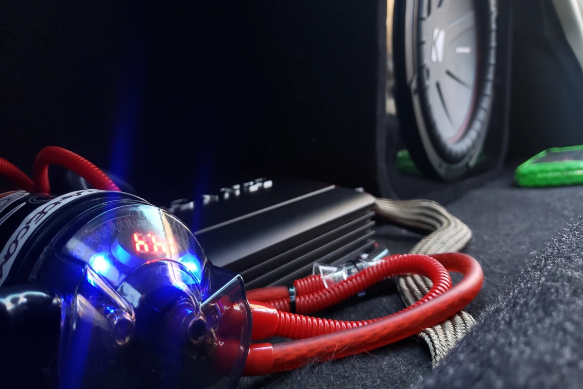 Car audio amplifier with the subwoofer connected