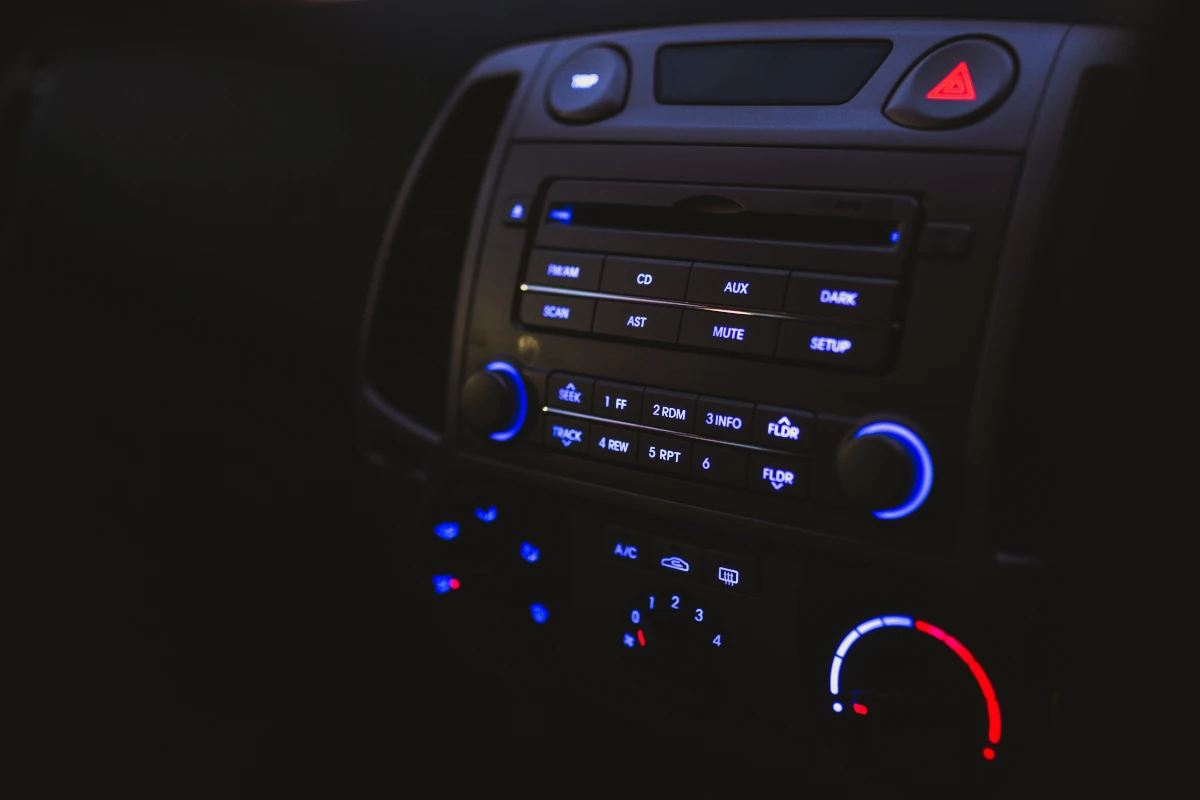 Car head unit with radio and cd player