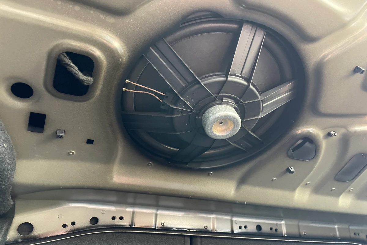 Rear car deck speaker connections and mount