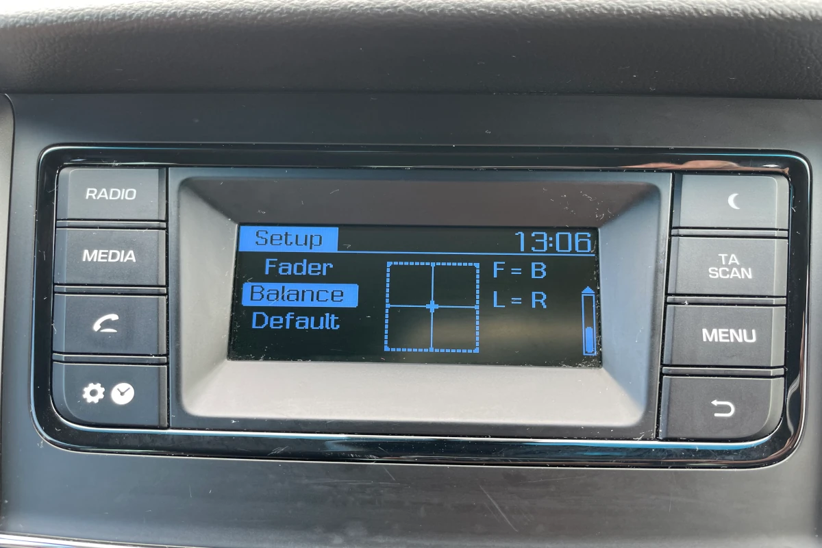 Car head unit speaker balance setting