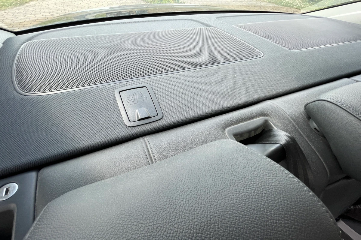 Rear-deck-speaker-audi-A6