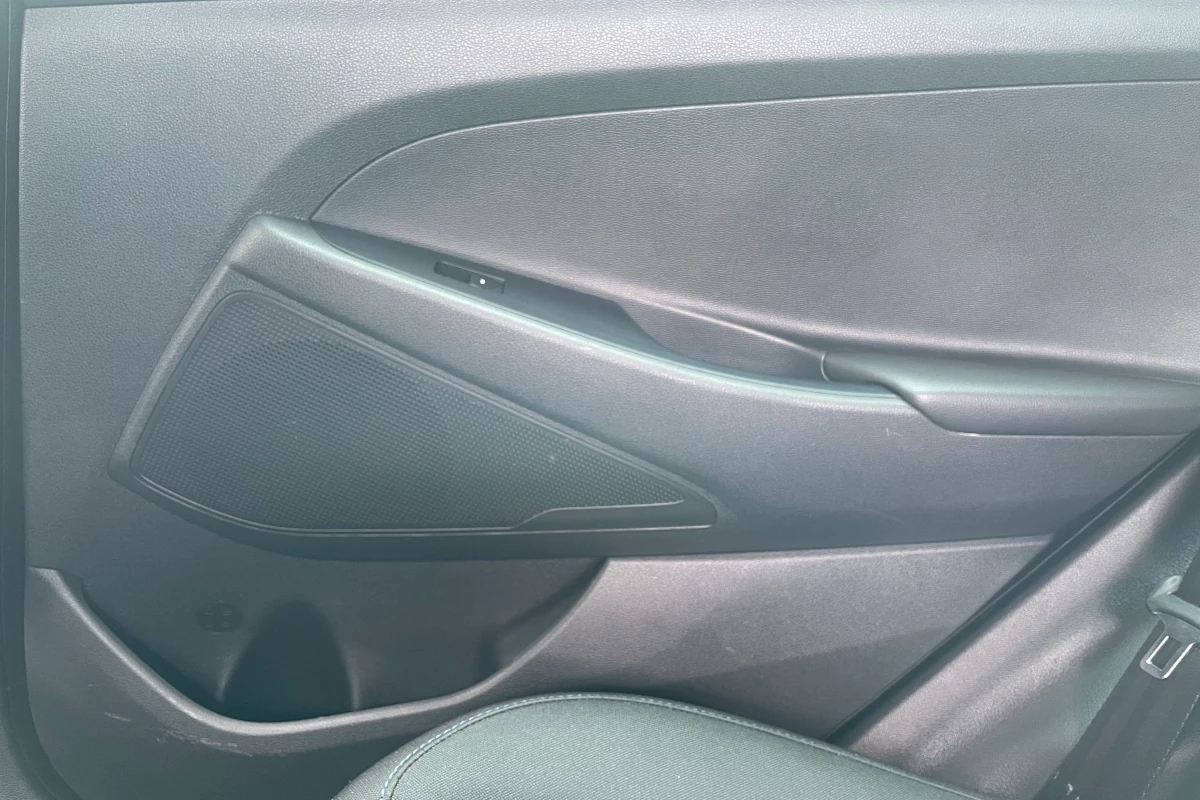 Hyundai Tucson 2017 rear door speaker