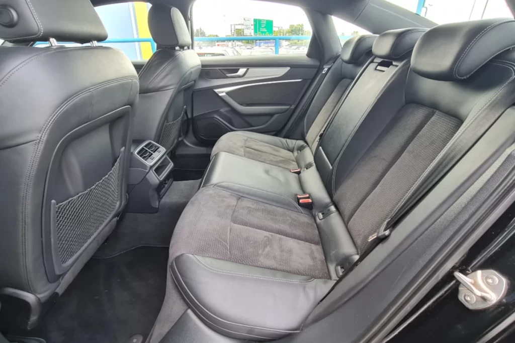 Audi A6 S-Line triple-zone rear passenger A/C vents
