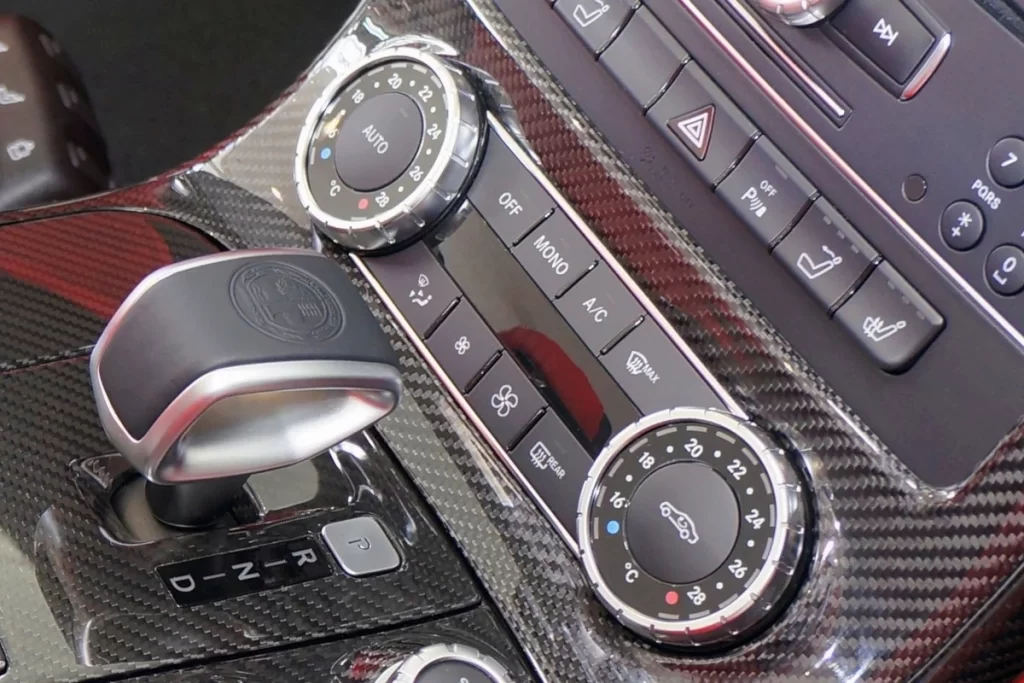 Mercedes-dual-climate-control