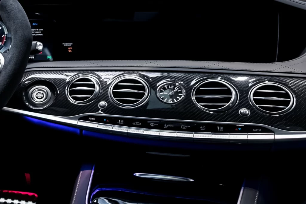 Mercedes dual climate control with vents