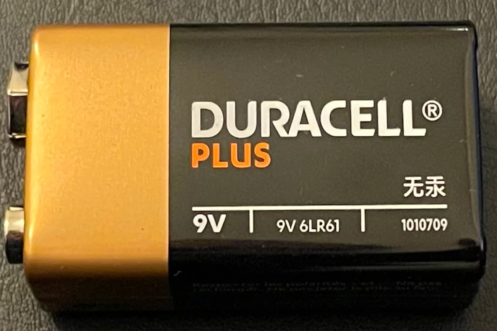 Duracell Plus 9V battery can be used for speaker polarity tests.