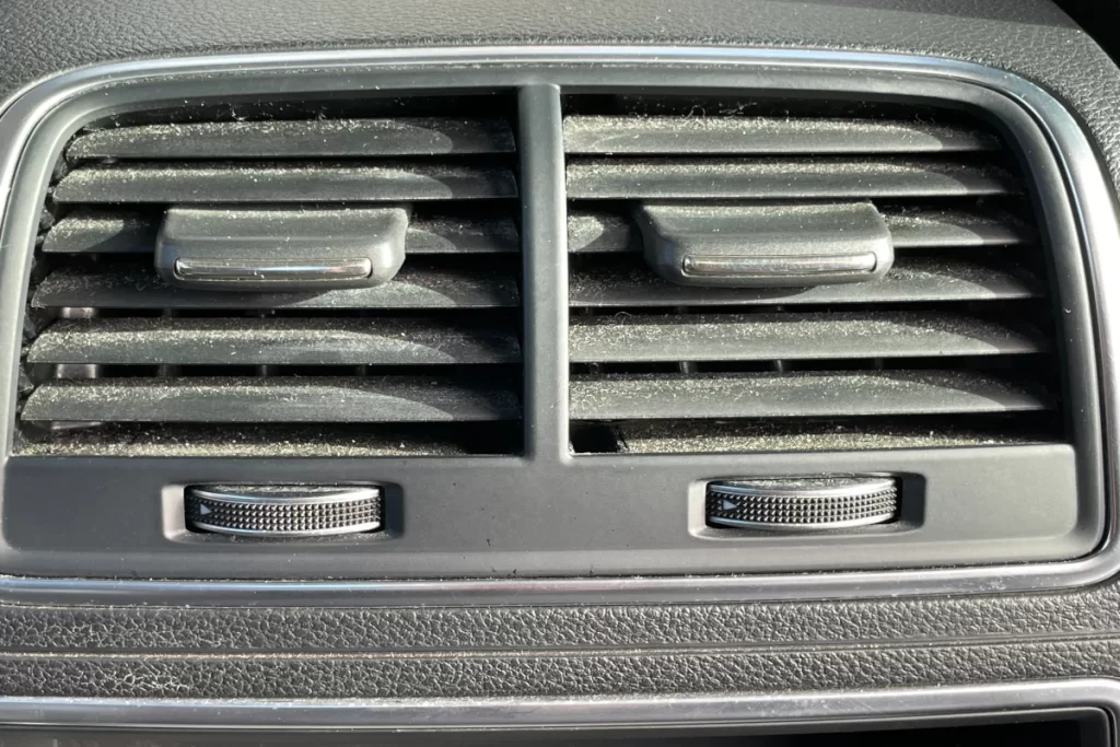 Hyundai Tucson dirty rear passenger vents